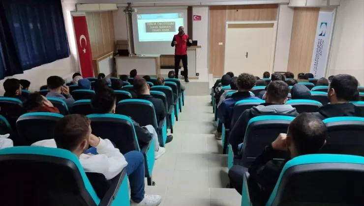 Almus’ta Meslek Yüksekokulu Öğrencilerine Narkogençlik Eğitimi