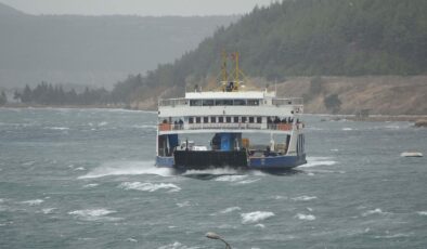 Çanakkale’de feribot seferleri iptal edildi