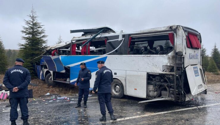 Eskişehir’de yolcu otobüsü devrildi: Ölü ve yaralılar var!