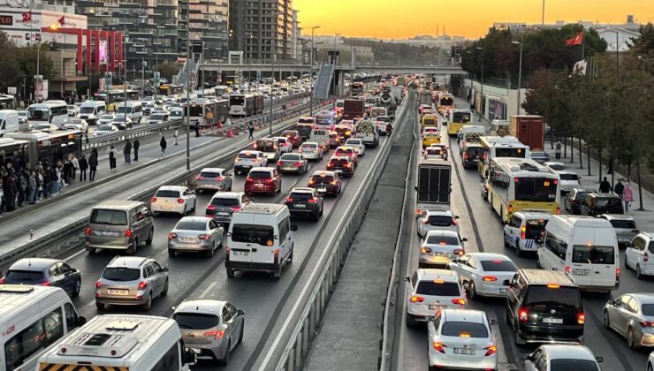 İstanbul trafiğinde ‘ara tatil’ yoğunluğu