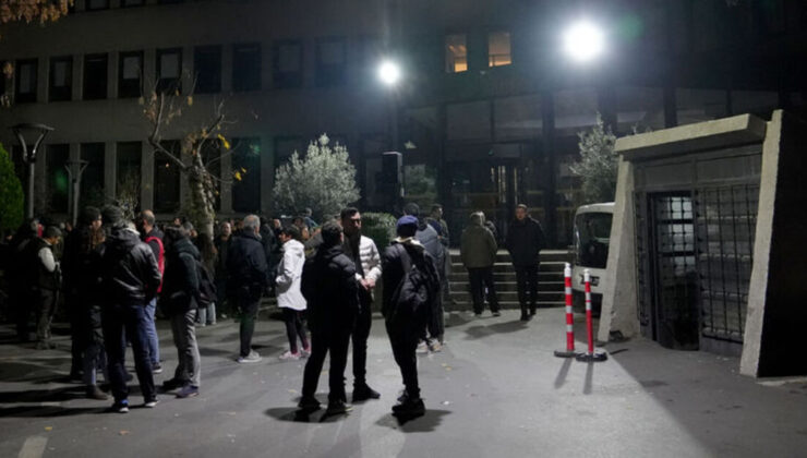 Kadıköy Belediyesi işçilerinin grev kararı bir dakika sürdü