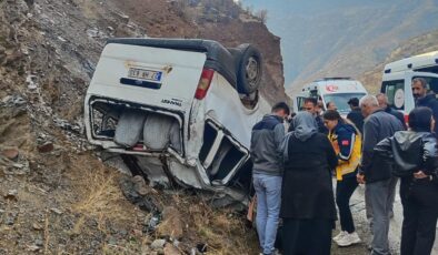 Kayganlaşan yolda feci kaza: 4 kişi yaralandı!