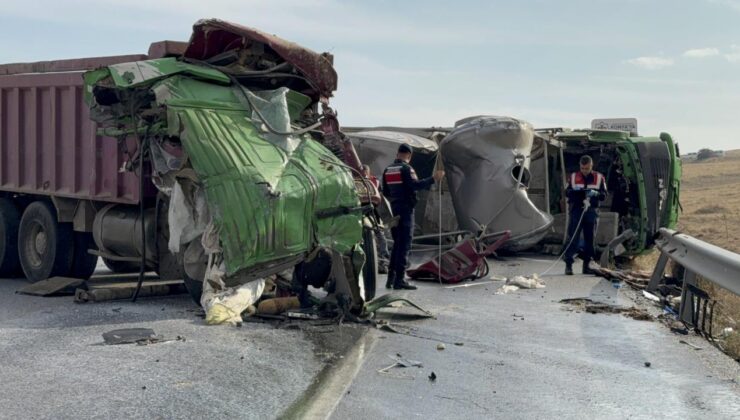 Konya’da feci kaza: 2 kişi öldü!