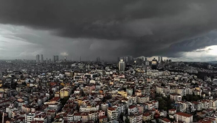 Meteoroloji ve AKOM’un uyarıları sonrası İstanbul’da beklenen yağış başladı