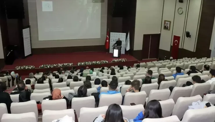 Tokat Gaziosmanpaşa Üniversitesinde ‘Atatürk’ü Anlamak’ Konferansı Düzenlendi