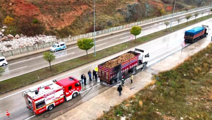 Tokat’ta Tırda Yangın: Aşırı Yük Sebebiyle Lastikler Tutuştu