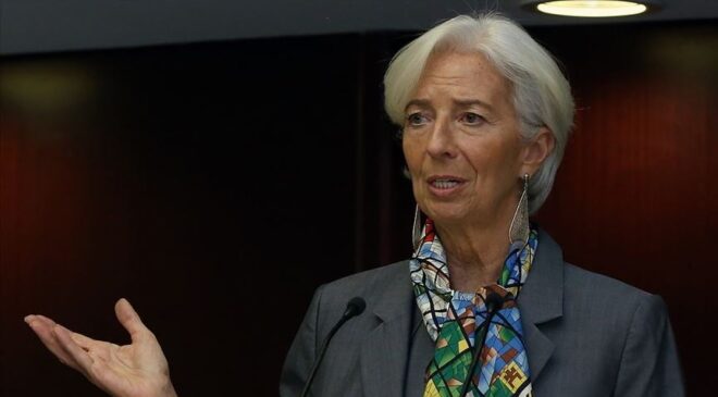 ECB Başkanı Lagarde: Enflasyon düşmeye devam ederse faizler daha da iner