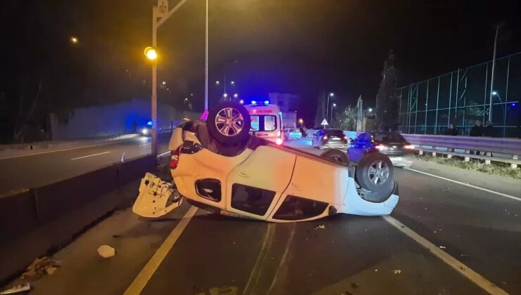 Gölcük’te İki Otomobil Çarpıştı: 3 Yaralı