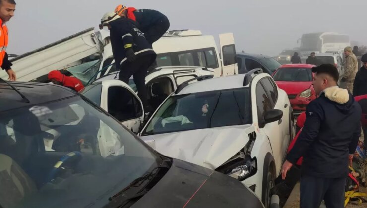 Van’da zincirleme trafik kazası! 2 ölü, 40 yaralı